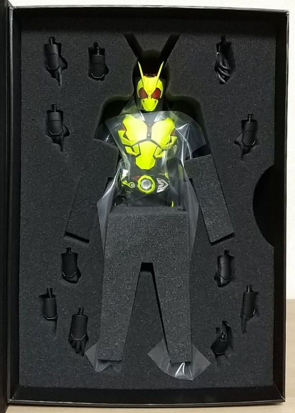 LEDとブラックライトで発光( ☆∀☆)】RAH GENESIS 仮面ライダー
