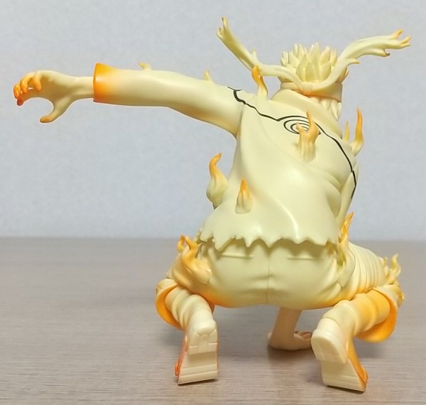 【55cm】うずまきナルト　ガマ吉　共闘フィギュア ナルト NARUTO フィギュア ガマ吉 - メルカリ