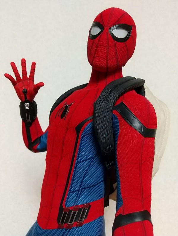 ヴァルチャーの発光台座付き 1 4スケールのビッグサイズ ホットトイズ クオータースケール スパイダーマン スパイダーマン ホームカミング Chaos Hobby Blog