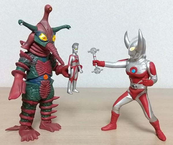 アルティメットソリッド ウルトラマンエース 組立 彩色人形 フィギュア 玩具 スタンド付き みじかい