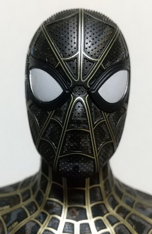 HotToys ムービーマスターピース　スパイダーマンブラック＆ゴールドスーツ Amazon.co.jp: ムービー・マスターピース スパイダーマン:ノー