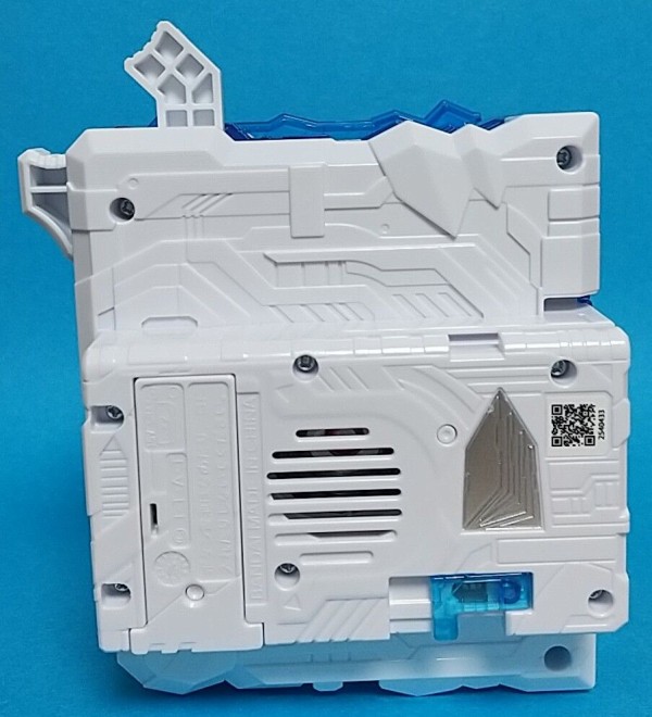 BANDAI - DXソードライバー DXタテガミ氷獣戦記ワンダーライドブック セット Amazon.co.jp: [バンダイ] 仮面ライダーセイバー DXタテガミ氷獣