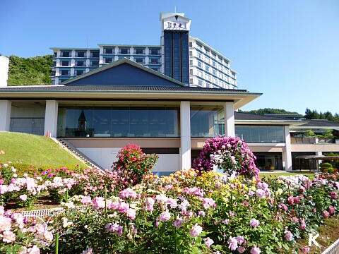 つなぎ温泉 １ ホテル紫苑 の教会とバラ園 岩手県盛岡市 遊々 湯ったり ぶらり旅 ゆゆぶ