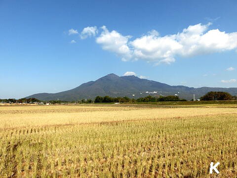 筑波山 ５ 青天下の筑波山と 渋滞と混雑と救助ヘリ飛来 土日のみ夜間運行有ってどうなの 茨城県つくば市 遊々 湯ったり ぶらり旅 ゆゆぶ