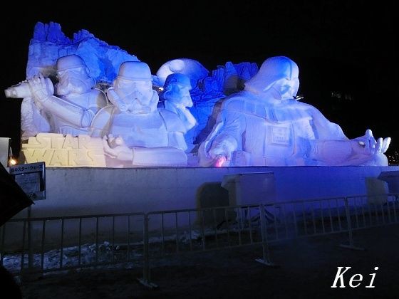さっぽろ雪まつり15 11 大雪像 雪のスター ウォーズ 暖気と雨のため一部取り壊されたものの 北海道札幌市 遊々 湯ったり ぶらり旅 ゆゆぶ