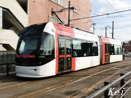 富山ライトレール「ポートラム」(2)七色の路面電車と「とれねこ