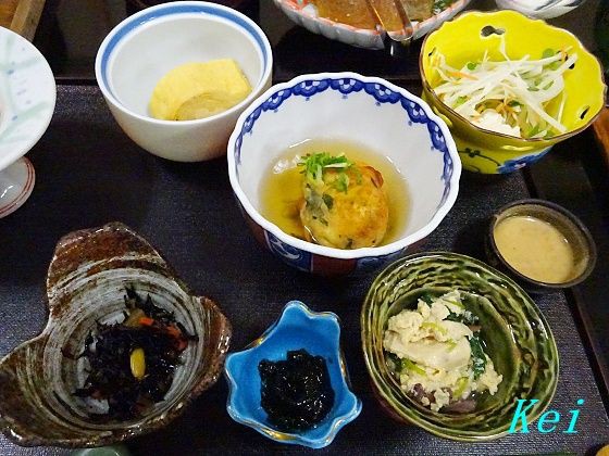 南紀勝浦温泉 料理旅館 万清楼 ５ 朝食 朝陽 朝の風景 和歌山県那智勝浦町 遊々 湯ったり ぶらり旅 ゆゆぶ