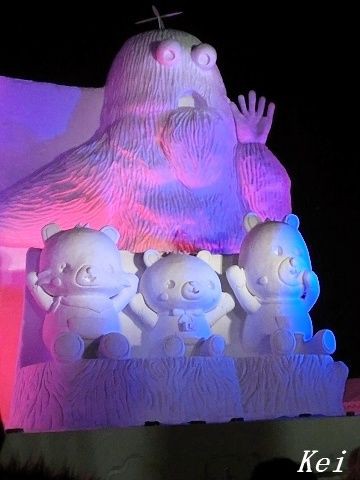 さっぽろ雪まつり 17 大雪像 beポンキッキーズ のライトアップ ガチャピン ムック 北海道札幌市 遊々 湯ったり ぶらり旅 ゆゆぶ
