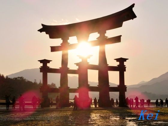 安芸の宮島・厳島神社(11)大鳥居と夕陽のコラボ！天気と時期と干満の