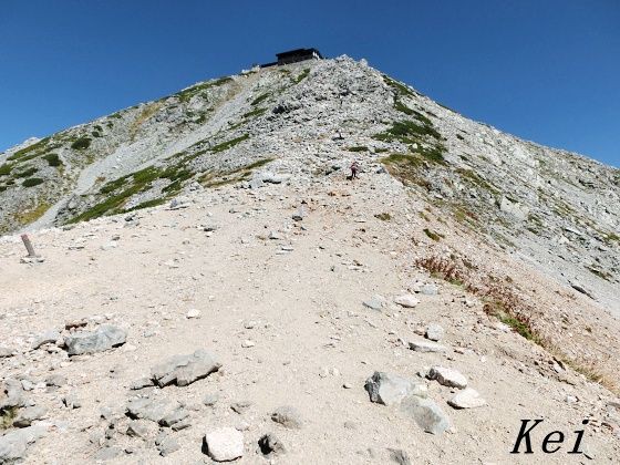 立山・雄山への登山(5)三ノ越から槍・穂高・笠・薬師岳と五色ヶ原を
