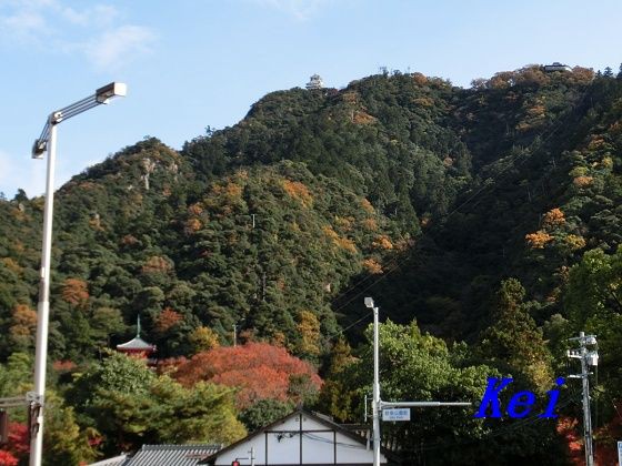 岐阜公園 岐阜城 ３ 城下の公園は紅葉盛り 織田信長公像 岐阜県岐阜市 遊々 湯ったり ぶらり旅 ゆゆぶ