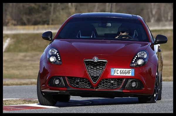 私的デザイン評価 Giulietta Roadstrom