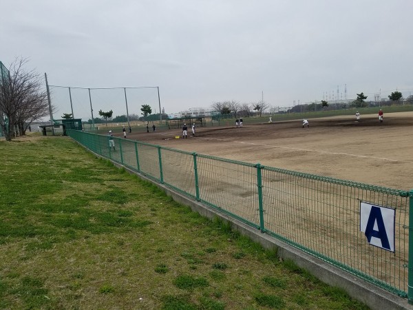 みなと堺グリーンひろば硬式野球場ａ ｂデテール 試合前です トラさんの純真
