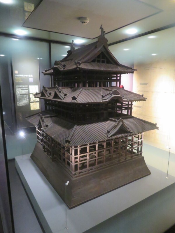堀北さん 人生初箱根の旅 ロマンスカーで小田原城 箱根神社九頭龍神社新宮 海賊船 クイーン芦ノ湖号 ロープウェイでホテルまでの行程です トラさんの純真