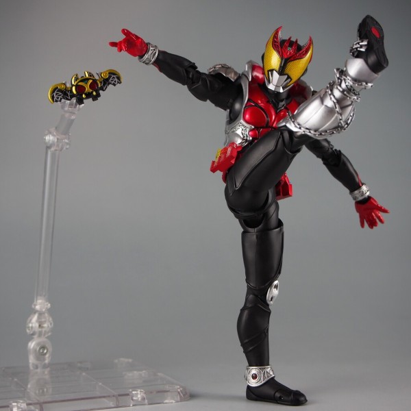 S.H.Figuarts(真骨彫製法) 仮面ライダーキバ キバフォーム S.H.Figuarts(真骨彫製法) 仮面ライダーキバ キバフォーム