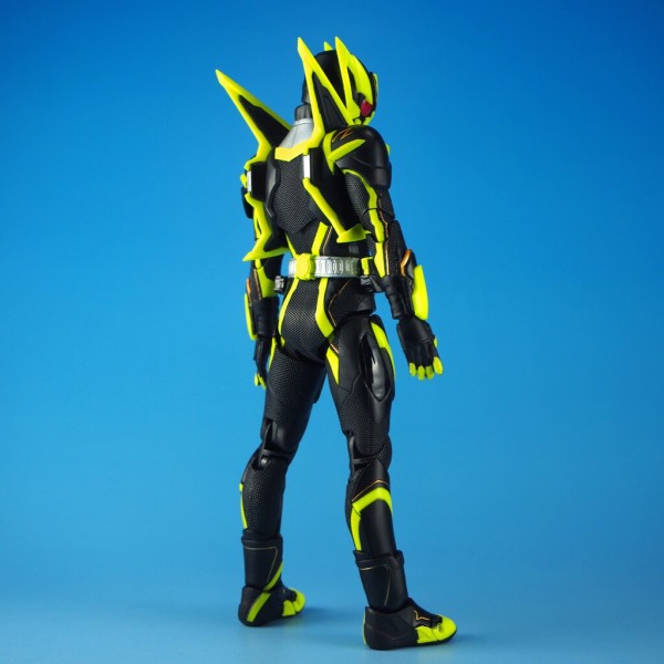 S.H.Figuarts 仮面ライダーゼロワン シャイニングホッパー : 不