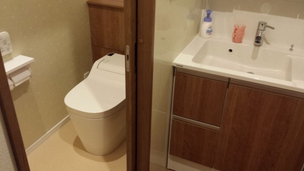 洗面台 の配置は少し工夫すると とても便利に さらに 結果的に節約になりました 子育ては楽しまなな