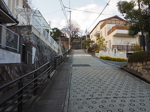 景色のいい住宅街の急坂 兵庫県芦屋市 東京坂道さんぽ