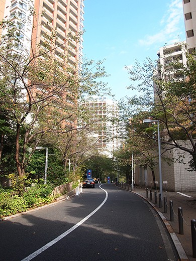 六本木ヒルズさくら坂と玄硯坂の今昔 東京坂道さんぽ