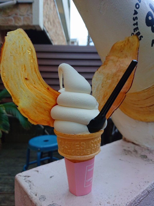 湘南・江ノ島／溶けたソフトクリームのオブジェがめちゃくちゃフォト