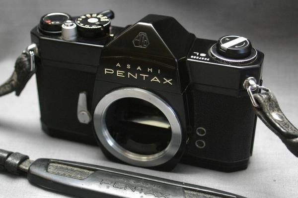 PENTAX ペンタックス 昔の一眼レフカメラ SL 黒ボディ 希少品 : 絶対