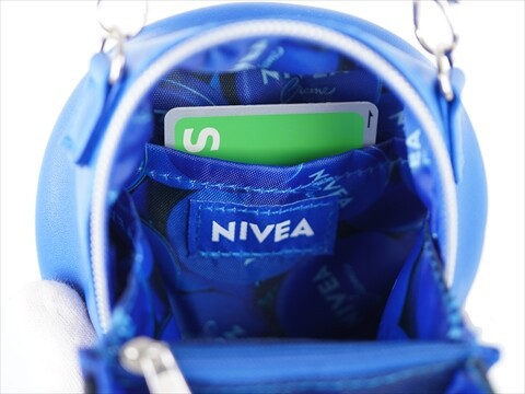 NIVEA SPECIAL BOOK 《付録》 「青缶」デザインポーチ＋フェイス