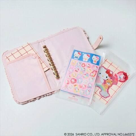 新刊情報】Maison de FLEUR×HELLO KITTY いちごマルチケースBOOK PINK