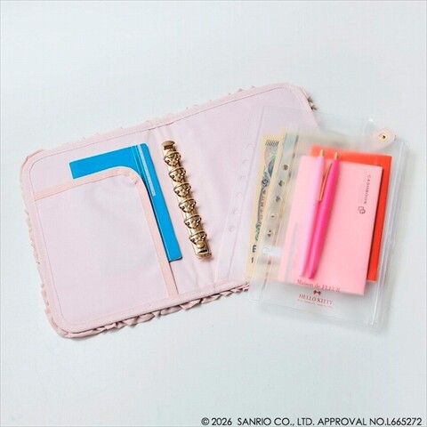 新刊情報】Maison de FLEUR×HELLO KITTY いちごマルチケースBOOK PINK