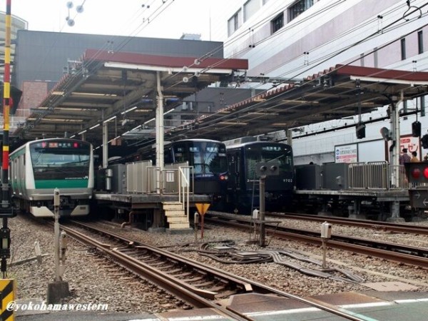 相鉄 相模鉄道 二俣川 ふたまたがわ SO-10 駅名標 ホームドア貼付タイプ 神横瀬鉄道写真館 - 相鉄線ニュース - 二俣川駅1・2番線のホームドアに