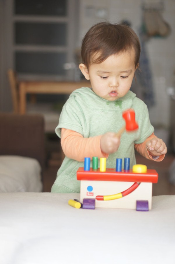 こちらもトントン叩く玩具 大工さん ニック社 ドイツ 木のおもちゃで楽しい子育て こちらもトントン叩く玩具 大工さん ニック社 ドイツ 木のおもちゃで楽しい子育て