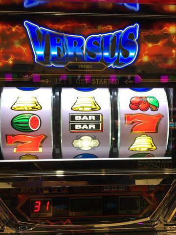 いきなり３連ｖ止まるとビビりますよね バーサス ノマノミ 1985のノーマルタイプのみの稼働日記 スロット