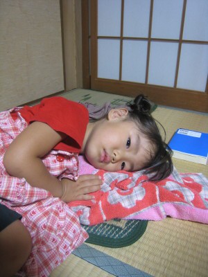 子供も首を寝違える 3歳児の初体験 イニミニマニモ