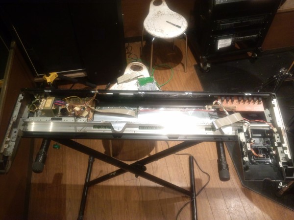 KORG 01/W FD 液晶バックライト交換&タクトスイッチ全交換 1 KORG 01/W FD 液晶バックライト交換&タクトスイッチ全交換 1