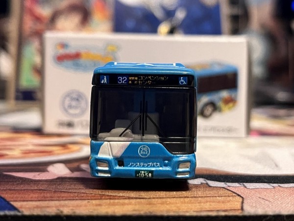プチプチ梱包　トミカ　そらとぶピカチュウ　沖縄バス　エアロスター　トミカ　バス トミカ 沖縄限定 そらとぶピカチュウプロジェクトラッピング