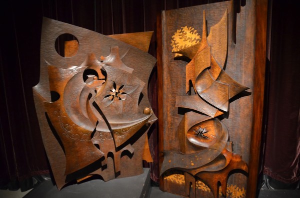 木彫家高橋貞夫さんの大型の木彫作品展が変化します。 : 長野県