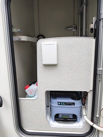 内装／快適化 キャンピングカーにカセットトイレを設置 : Latteの動く城（コルドバンクス）