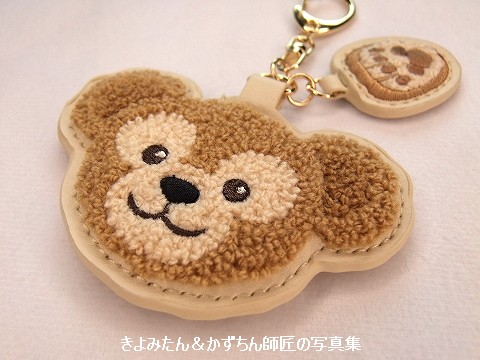 ダッフィー 新商品のぬいぐるみスティックとサガラ刺繍のキー