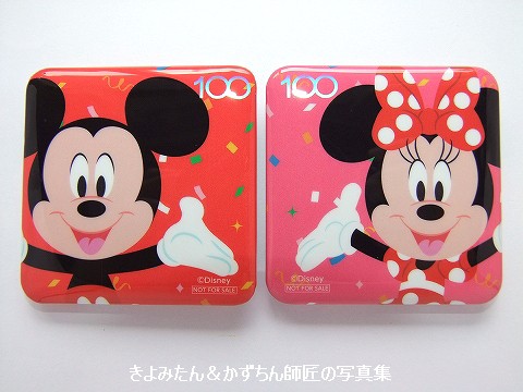 ミッキー、ミニー、ドナルド、デイジーの缶バッジもゲットできました