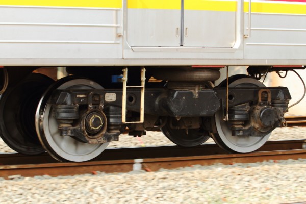 205系H9編成車輪交換後試運転(6月14日) : JABODETABEK COMMUTERS NEWS