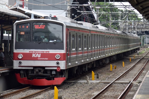 武蔵野編成に6ドア車?205系M31編成が添加励磁制御化される