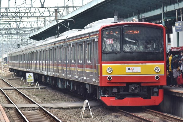 205系武蔵野線 8連なのに新仕様】205系武蔵野線M10+16編成暫定8連化 : JABODETABEK