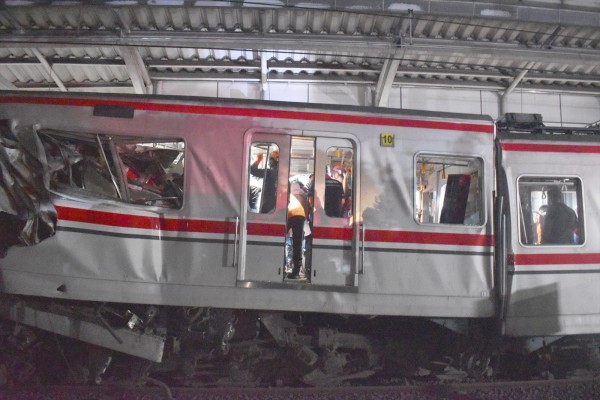 全廃車】メトロ6000系6124F追突事故により大破 : JABODETABEK