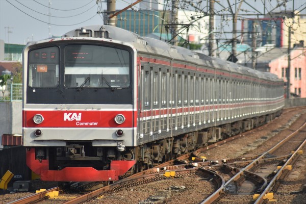 205系武蔵野線M36編成車輪交換、運用復帰 : JABODETABEK COMMUTERS NEWS