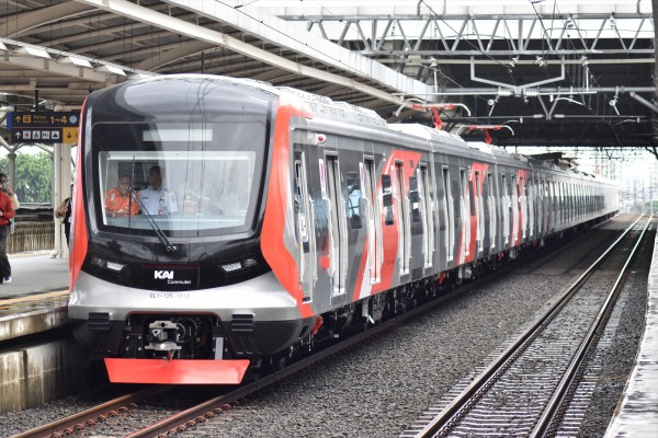 CRRC】SFC120-V第1編成、初の本線試運転実施(2月10日) : JABODETABEK