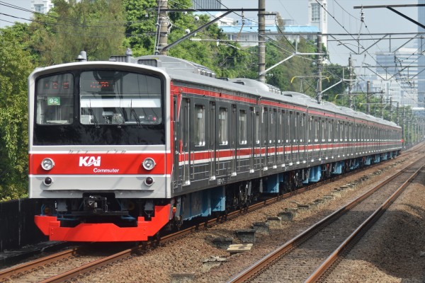 JR東】205系埼京線ハエ4編成、全検出場&運用復帰 : JABODETABEK