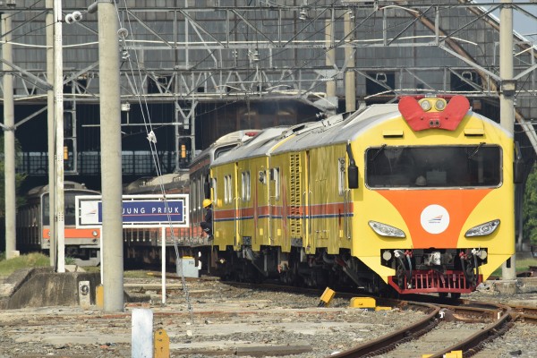 205系武蔵野線 205系武蔵野線M63,28,18,62,30編成、Yokoso! Tanjung Priok!!奇跡の三