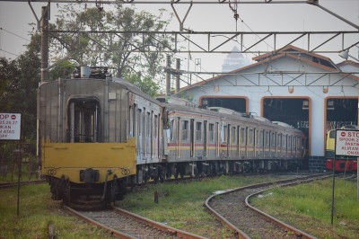 ハエ32（モハ205-162,モハ204-162,クハ204-54）方転回送、他（9月26日
