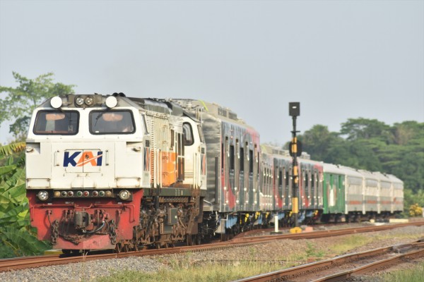 INKA】CLI-225系3001Fジャカルタ配給1回目(7月16日) : JABODETABEK