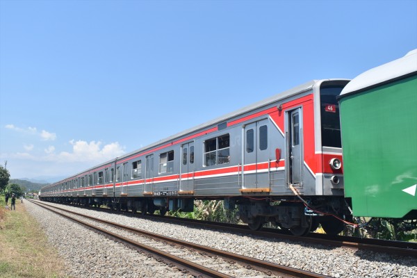 205系ジョグジャへ再び‼武蔵野線M4編成転属配給(8月6日) : JABODETABEK