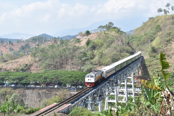 ありがとう習近平!!中国製50m長尺レール工臨を撮る(9月25日